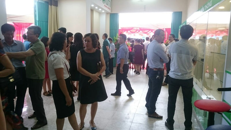Tại buổi lễ, quý khách hàng được thăm quan, trao đổi và chia sẻ thông tin về sản phẩm Lumi Việt Nam