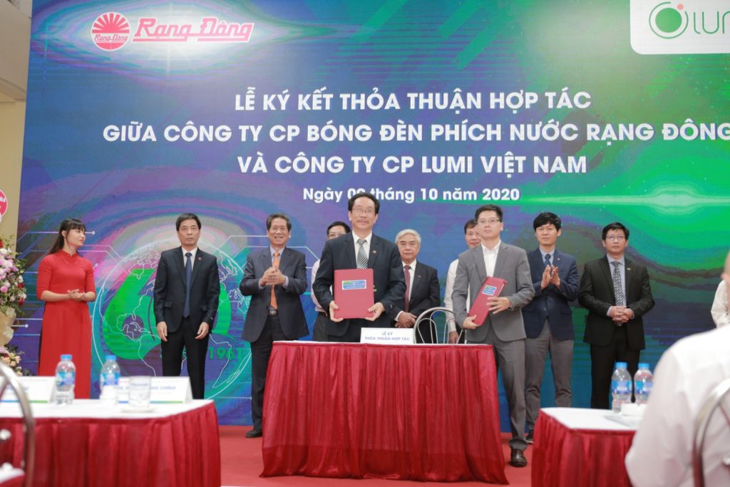 Lumi hơp tác Rạng đông