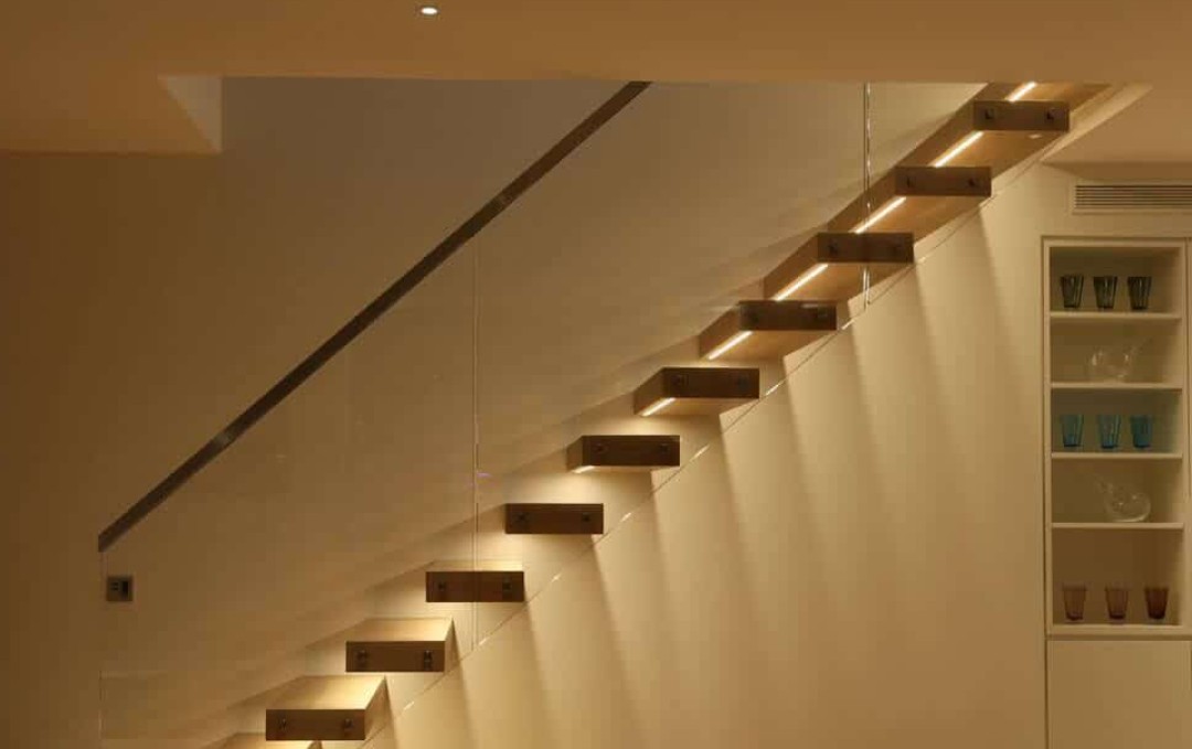 Hiệu ứng "sáng đuổi" ứng dụng trong chiếu sáng cầu thang