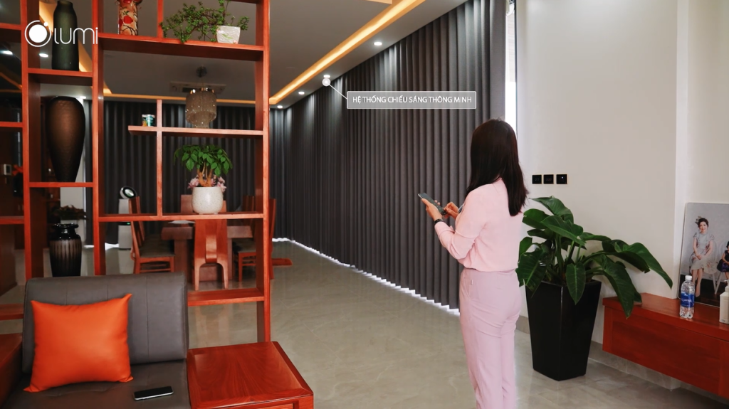 Kịch bản "ăn tối" được cài đặt với hệ thống đèn và âm thanh đa vùng