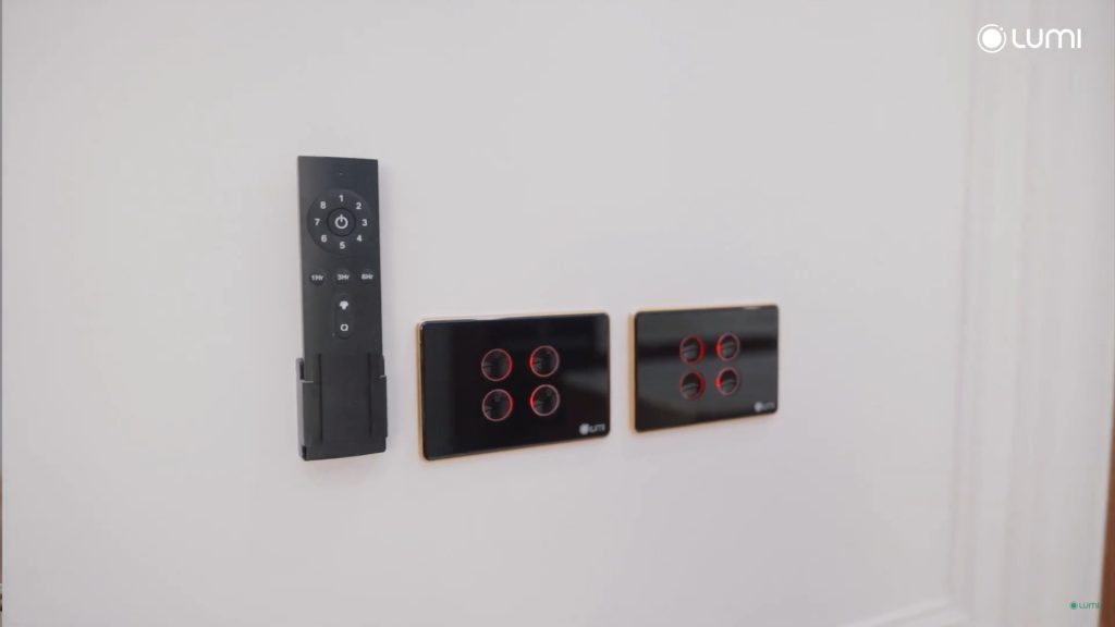 Hệ thống công tắc thông minh được trang bị khắp căn biệt thự