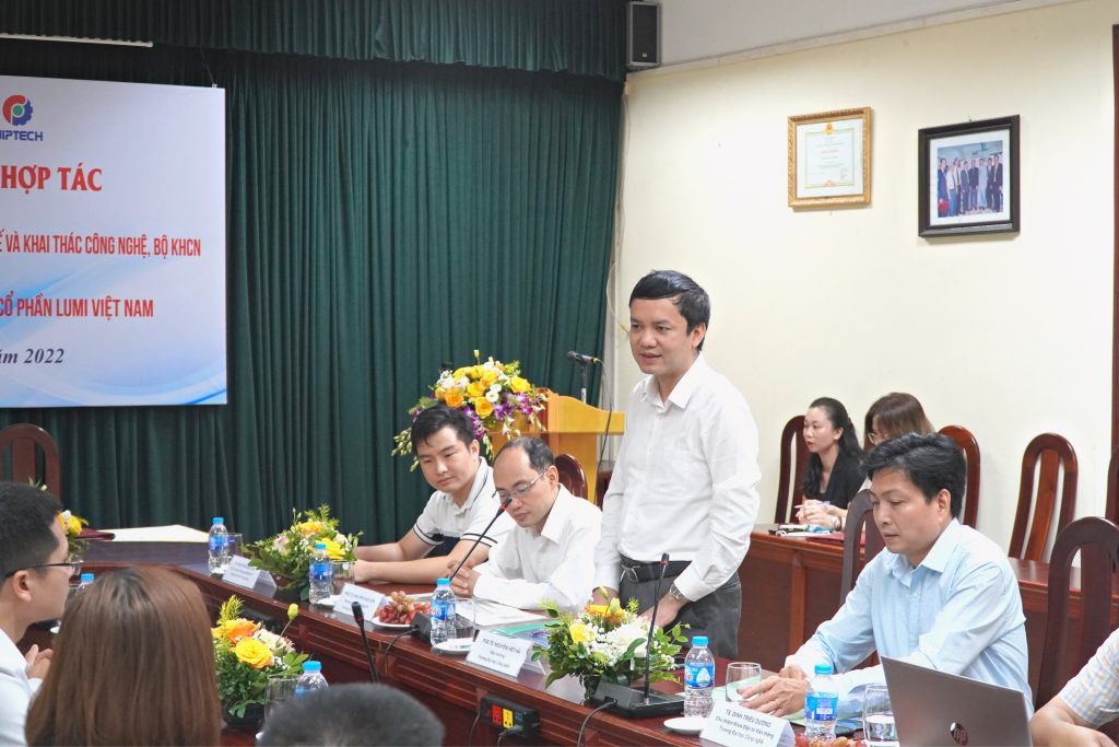 PGS.TS Nguyễn Việt Hà phát biểu tại lễ ký kết