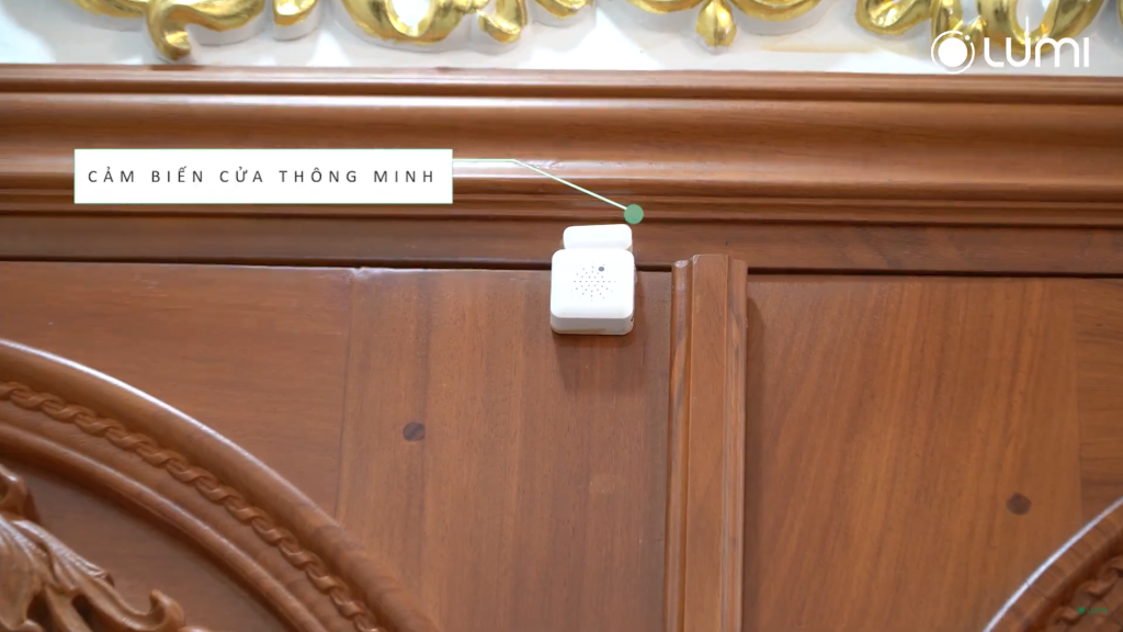 Cảm biến cửa giúp đèn tự động bật khi có người đi tới