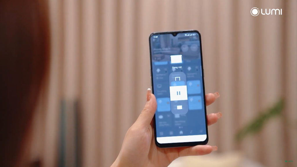 Đóng/ mở rèm thông qua ứng dụng trên smartphone