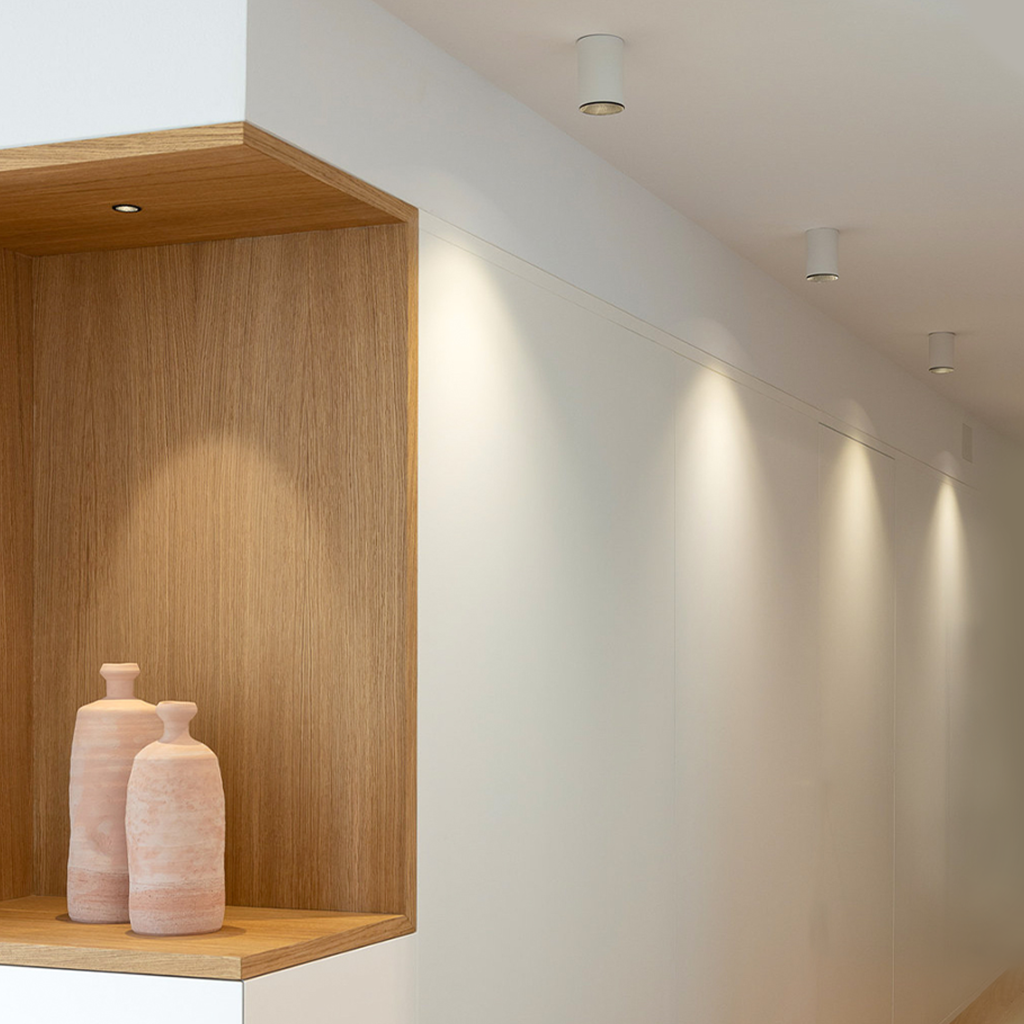 Đèn trang trí với thiết kế tối giản được ưu tiên sử dụng