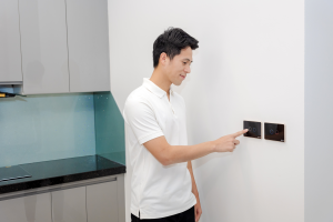 Cầu thủ Đình Trọng tâm đắc khi lắp đặt hệ thống nhà thông minh cho căn nhà mới