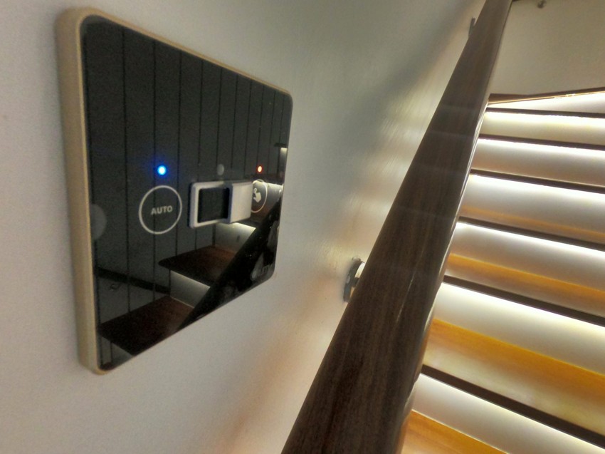 Công tắc đảo chiều thông minh