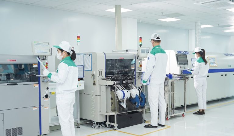 Nhà máy công nghệ cao