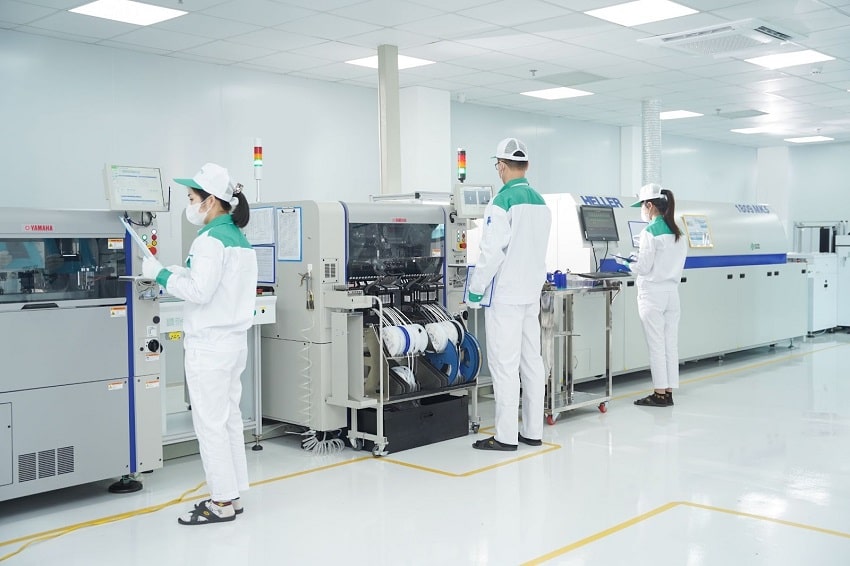 Hình ảnh dây chuyền SMT tại nhà máy Lumi Vĩnh Phúc