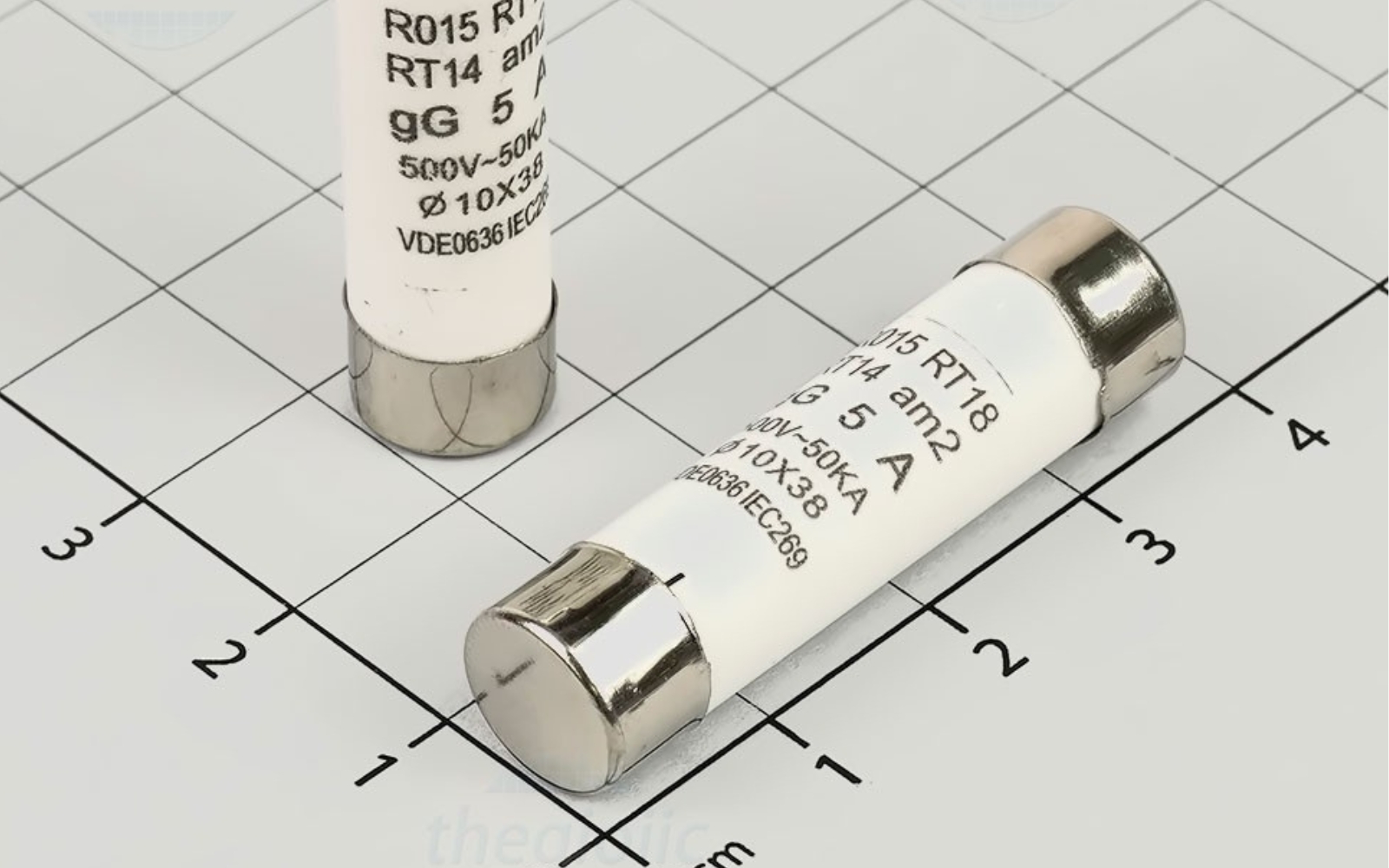 Cầu chì ống sứ