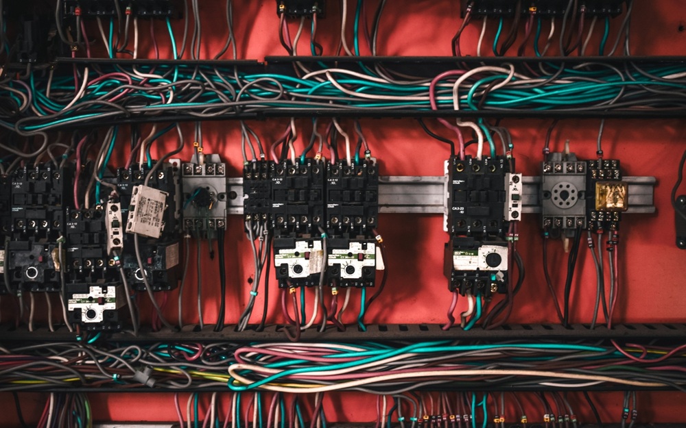 Cần kiểm tra cầu chì khi gặp sự cố về điện