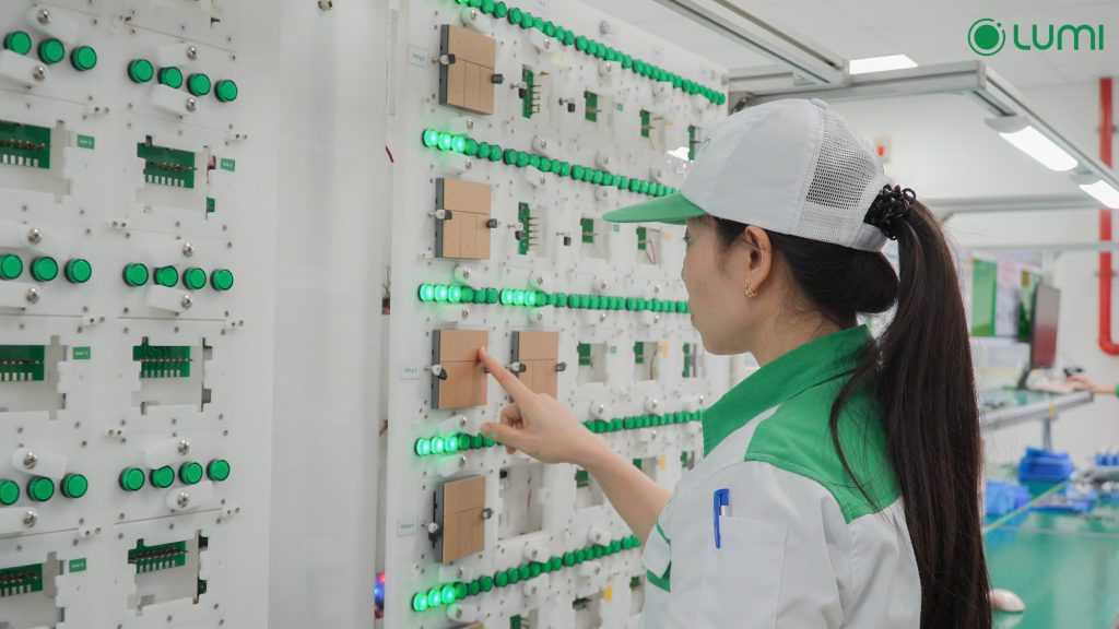 Cận cảnh quy trình kiểm tra sản phẩm đầu ra nghiêm ngặt