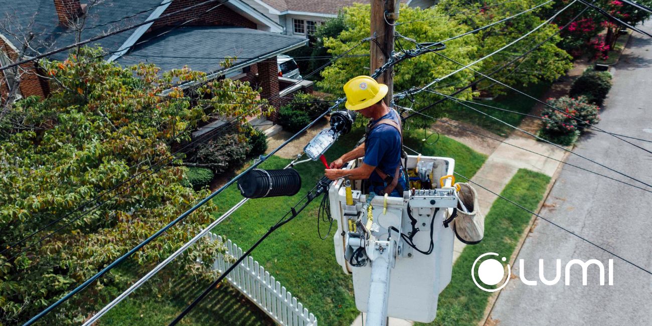 Dây điện trên không có thể gây nguy hiểm lớn nếu không được xử lý cẩn thận