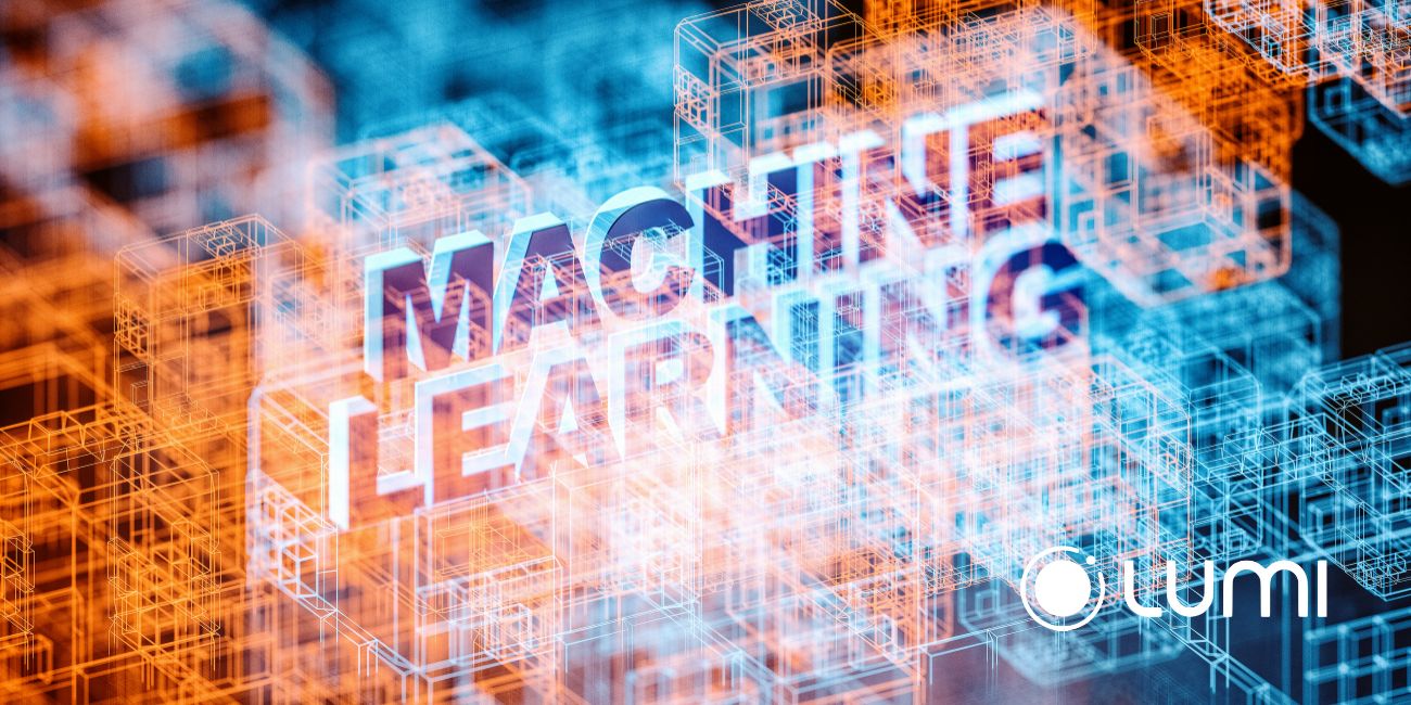 Học máy cho phép máy tính học từ dữ liệu và đưa ra dự đoán hoặc quyết định 