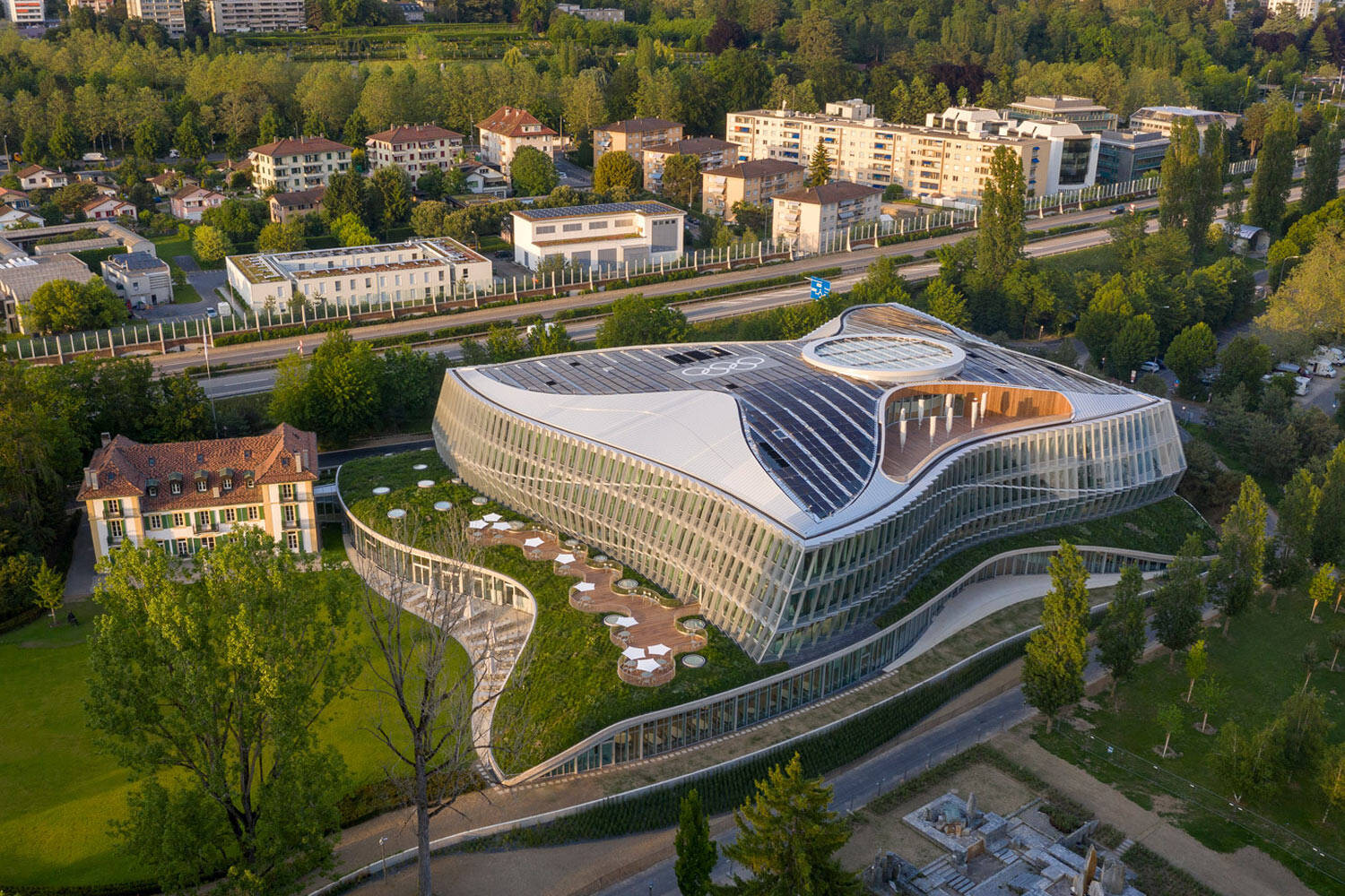 Các công trình đạt chứng chỉ LEED giúp giảm thiểu Caron và Sử dụng tài nguyên có trách nhiệm