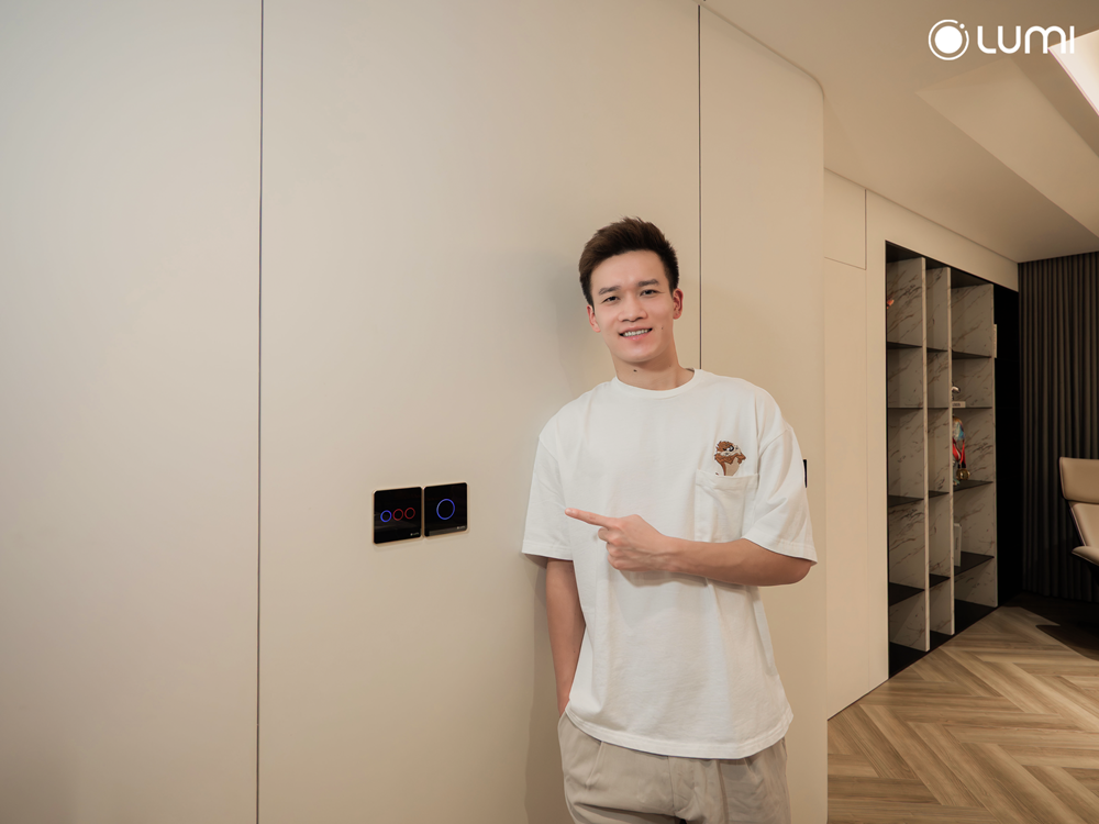 Hệ thống công tắc thông minh - Luto được lắp đặt trong căn hộ của cầu thủ Hoàng Đức
